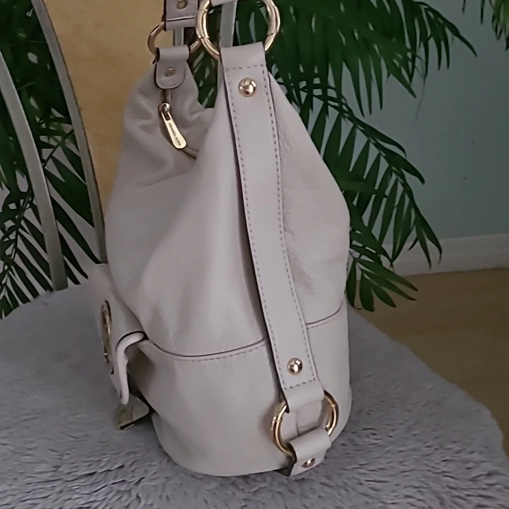 Michael Kors Leather Hobo Bag ❤️